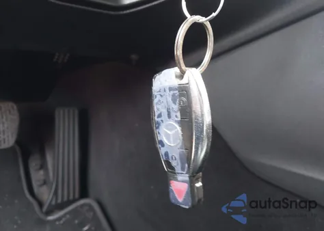 2012 Mercedes-Benz E 350 z USA, uszkodzony, nr VIN WDDHF5KB6CA612513